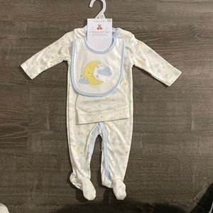 Baby pajama outfit